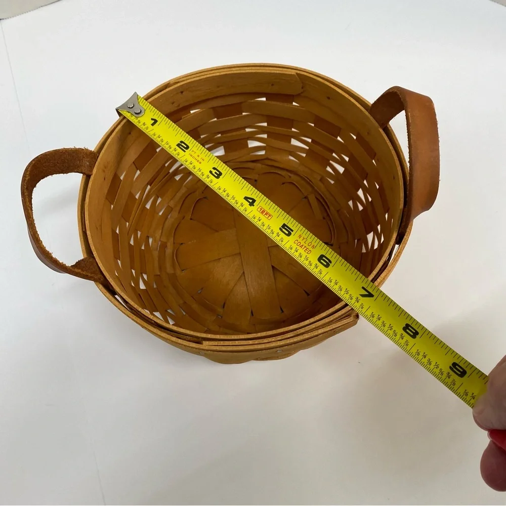 Longaberger Basket Signed 2000 Round w/Natural Leather Handles No Insert 7inX3.5